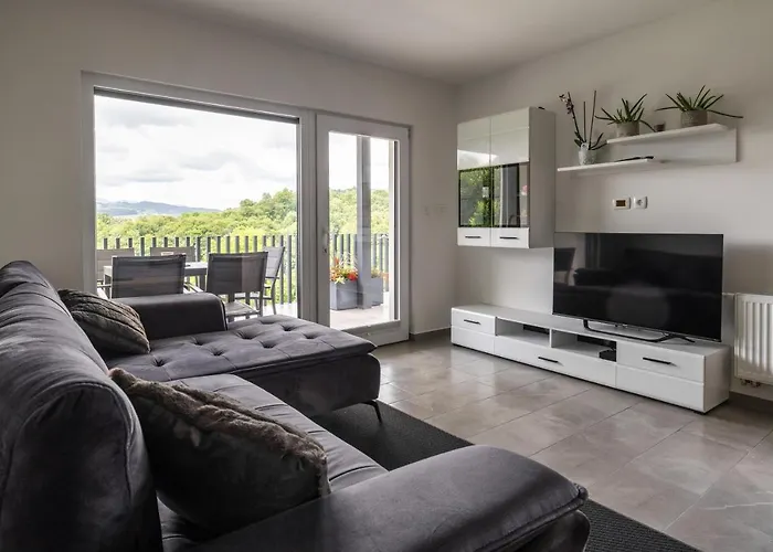 Emina * ポドチェトルテク